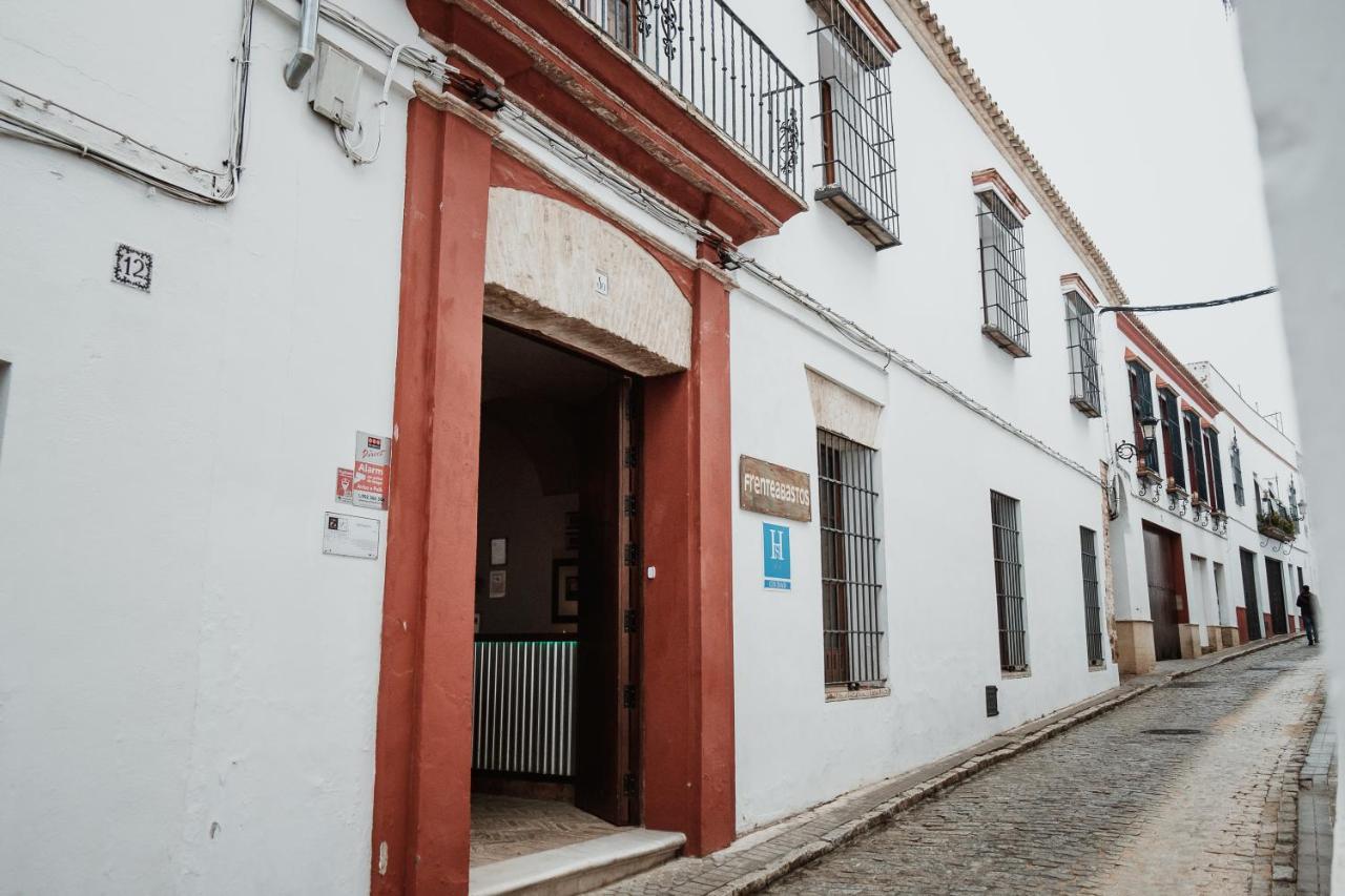 Frenteabastos Suites Cafe Hostal & Apartments Carmona  Exterior photo